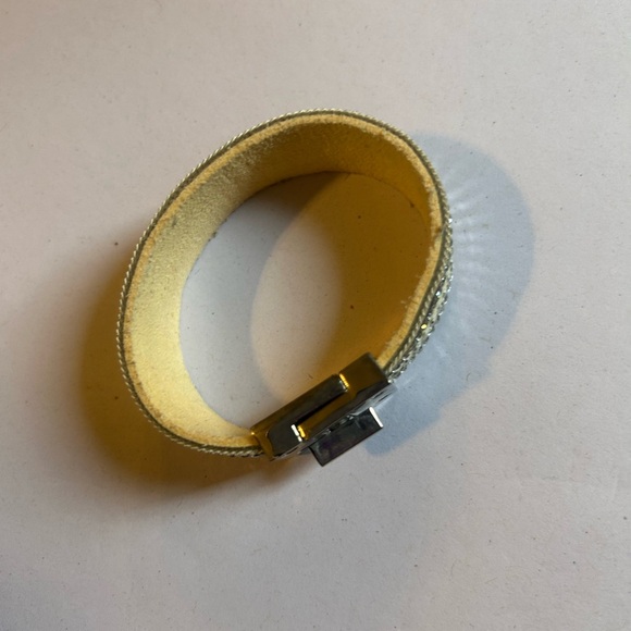 Elegant Gold and Silver Beaded Bracelet - Picture 8 of 9